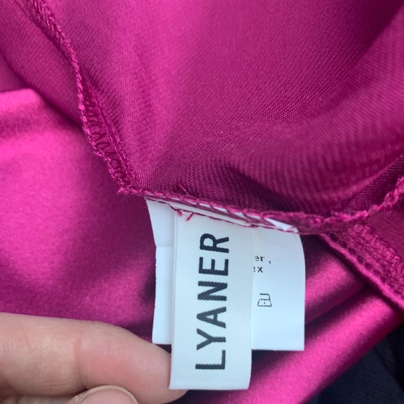 Magenta top - Picture 3 of 4